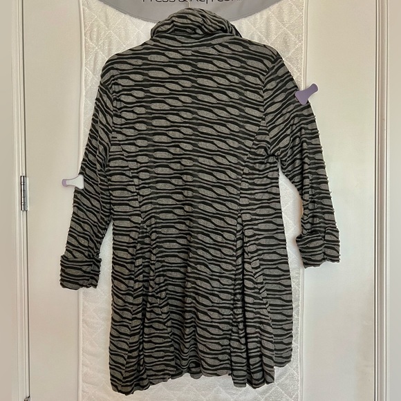 Designer Ali Miles versatile lightweight coat - Picture 4 of 11